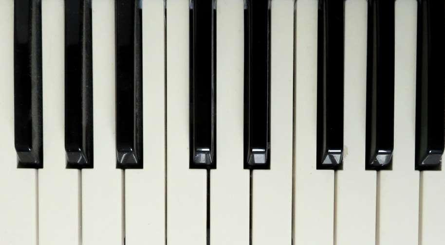 23. Gümüşlük Müzik Festivali-Kumda Piyano 1