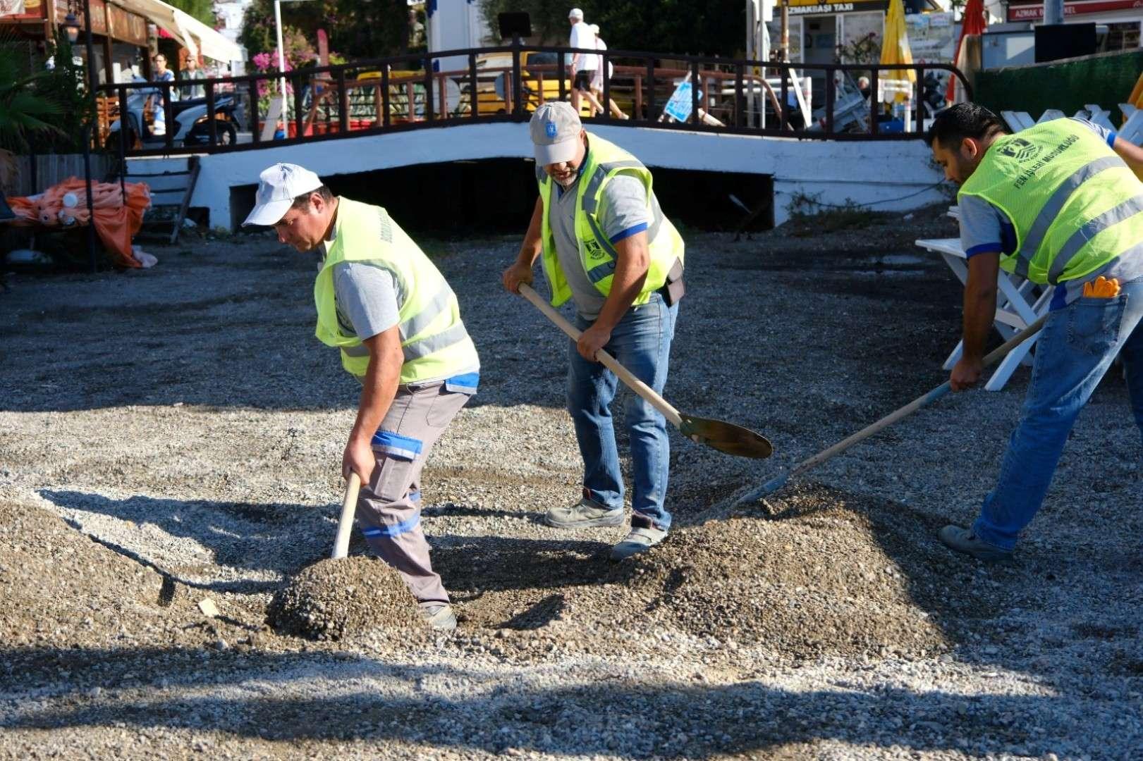 MUNICIPAL TEAMS STEP UP CLEANING OPERATIONS IN STREAMS