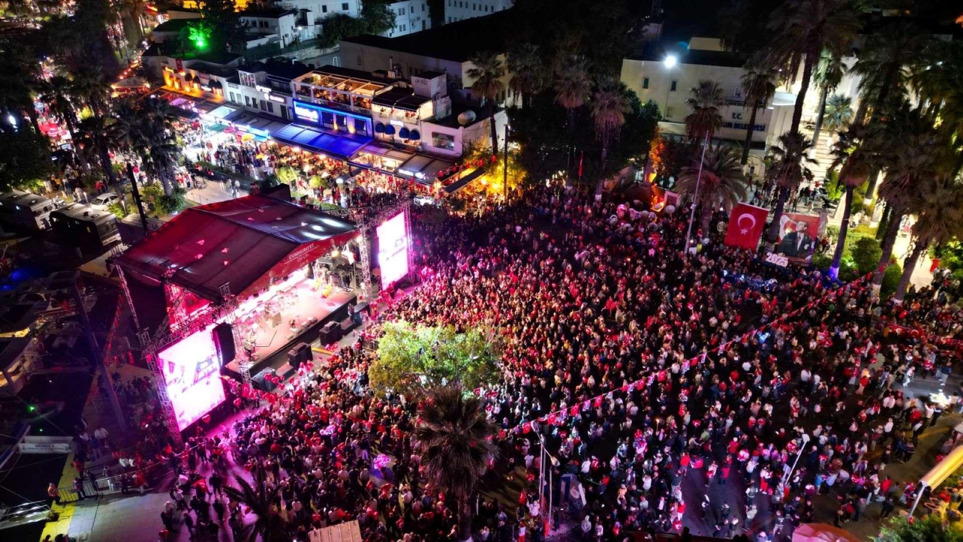 BODRUM MARKS THE 102ND ANNIVERSARY OF THE REPUBLIC WITH ENTHUSIASM & PRIDE