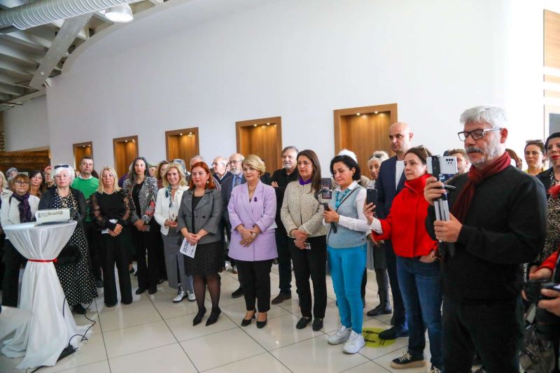 “FARK YARATAN KARYALI KADINLAR GÖRSEL SANATLAR VE ŞİİR SERGİSİ” AÇILDI