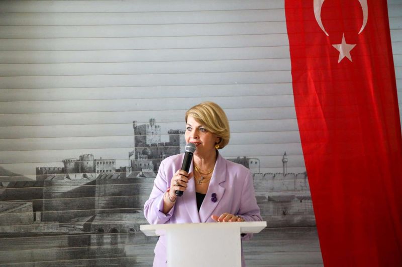 “FARK YARATAN KARYALI KADINLAR GÖRSEL SANATLAR VE ŞİİR SERGİSİ” AÇILDI