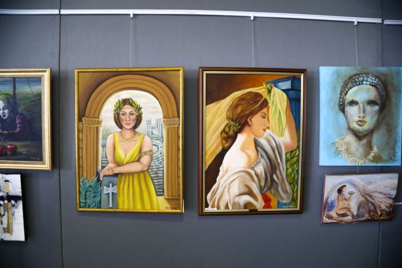 “FARK YARATAN KARYALI KADINLAR GÖRSEL SANATLAR VE ŞİİR SERGİSİ” AÇILDI