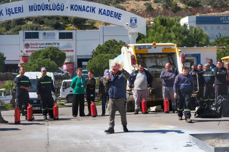 BELEDİYE PERSONELİNE YANGIN EĞİTİMİ