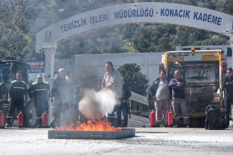 BELEDİYE PERSONELİNE YANGIN EĞİTİMİ