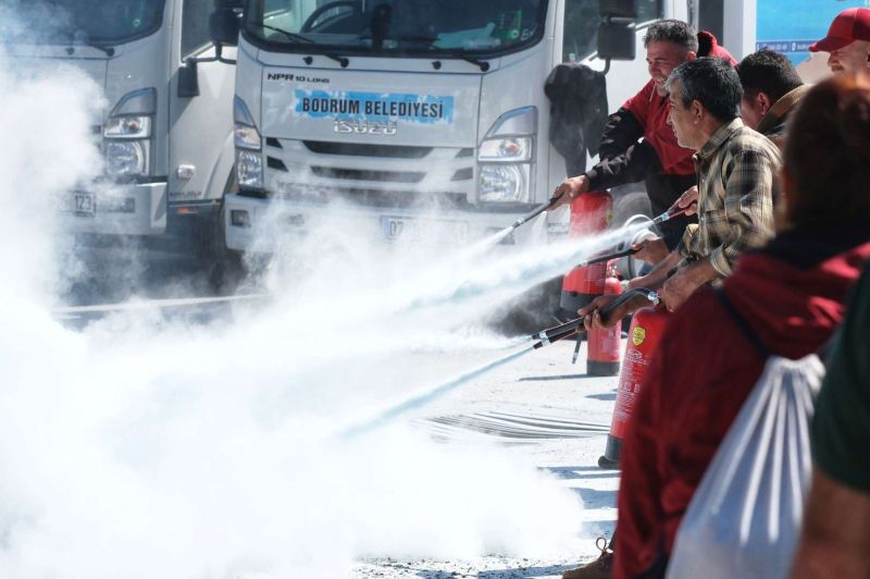 BELEDİYE PERSONELİNE YANGIN EĞİTİMİ