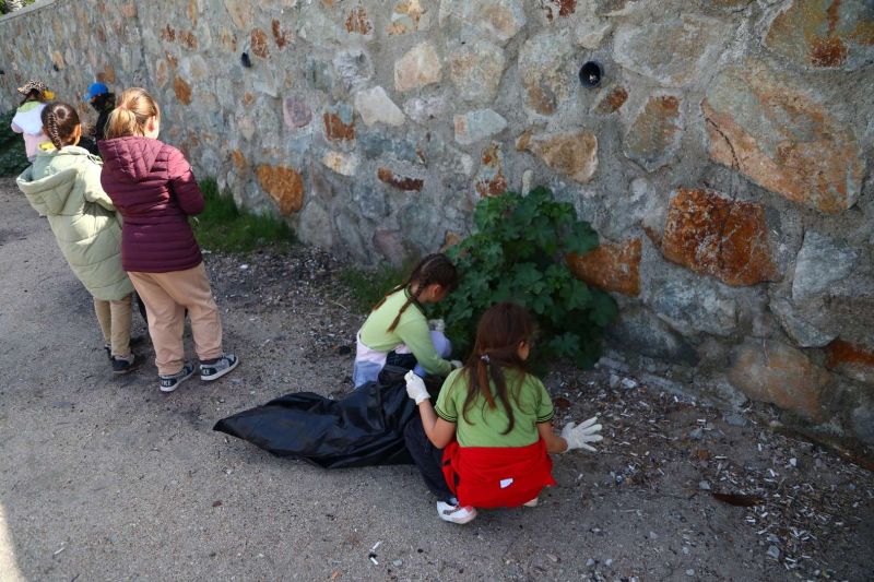 YILIN İLK DENİZ ÇÖPÜ İZLEME ETKİNLİĞİ DÜZENLENDİ