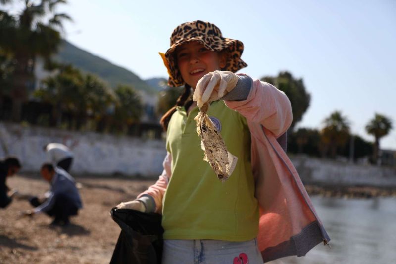 YILIN İLK DENİZ ÇÖPÜ İZLEME ETKİNLİĞİ DÜZENLENDİ