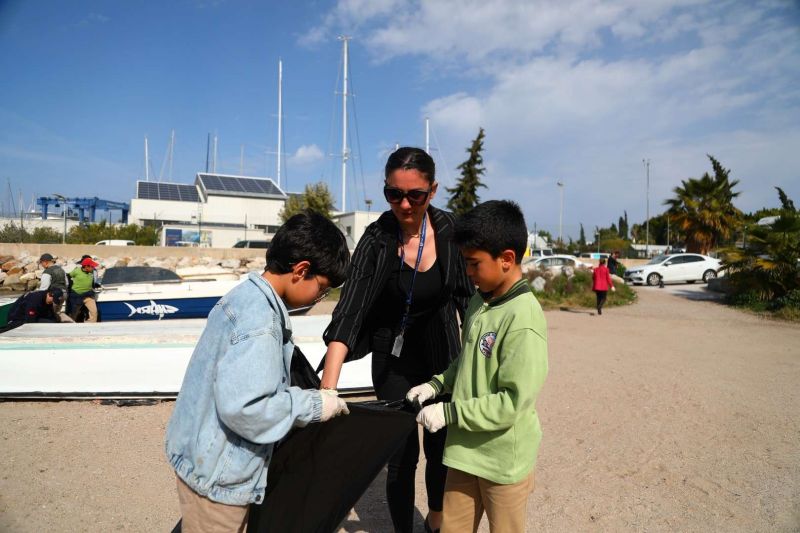 YILIN İLK DENİZ ÇÖPÜ İZLEME ETKİNLİĞİ DÜZENLENDİ