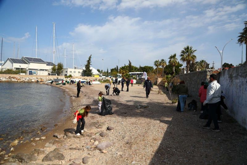 YILIN İLK DENİZ ÇÖPÜ İZLEME ETKİNLİĞİ DÜZENLENDİ