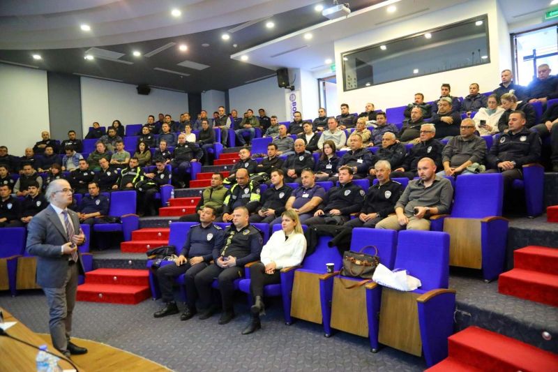 KALİTELİ HİZMET İÇİN EĞİTİMLER SÜRÜYOR