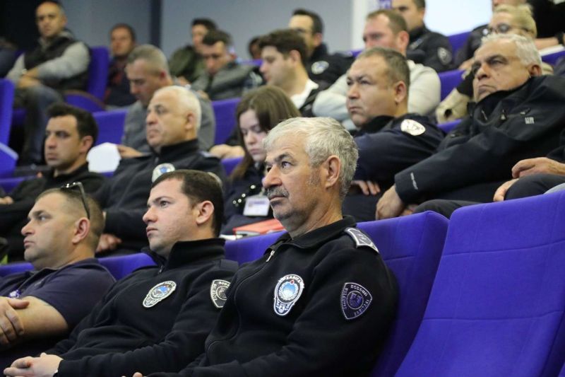 KALİTELİ HİZMET İÇİN EĞİTİMLER SÜRÜYOR