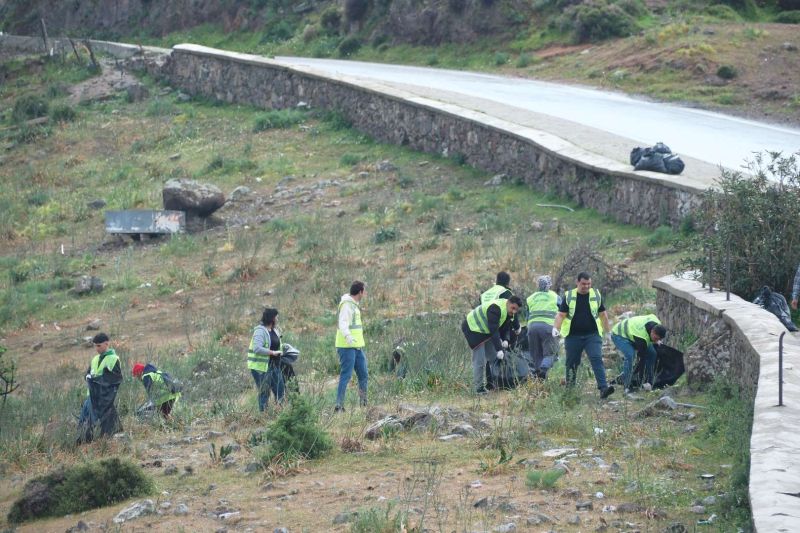 YENİ TEMİZLİK PERSONELİ GÖREVE BAŞLADI