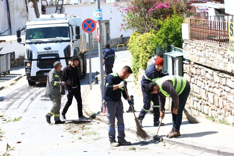 GÜMBET MAHALLESİ’NDE KAPSAMLI TEMİZLİK ÇALIŞMASI