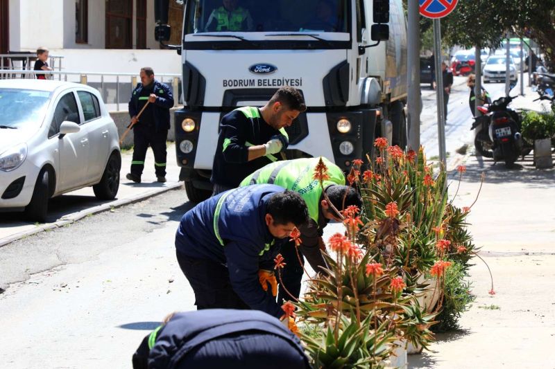 GÜMBET MAHALLESİ’NDE KAPSAMLI TEMİZLİK ÇALIŞMASI