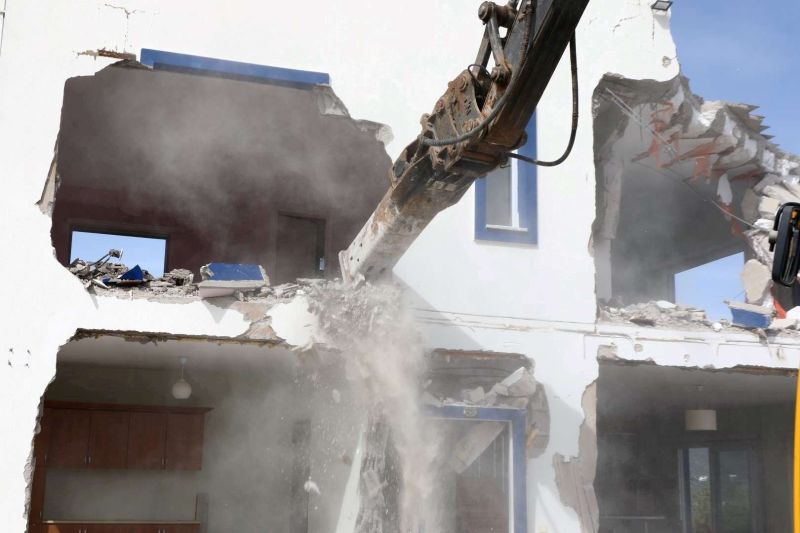 BODRUM’DA KAÇAK YAPIYA TAHLİYE VE YIKIM