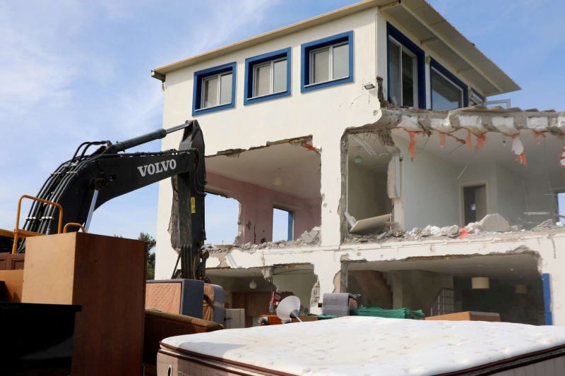 BODRUM’DA KAÇAK YAPIYA TAHLİYE VE YIKIM