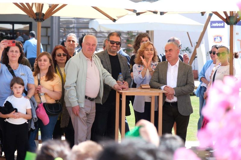 BİTEZ’İN YENİ FESTİVALİ RENKLİ GÖRÜNTÜLERLE GEÇTİ