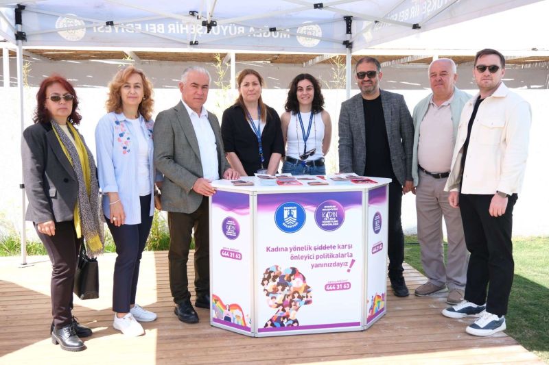 BİTEZ’İN YENİ FESTİVALİ RENKLİ GÖRÜNTÜLERLE GEÇTİ