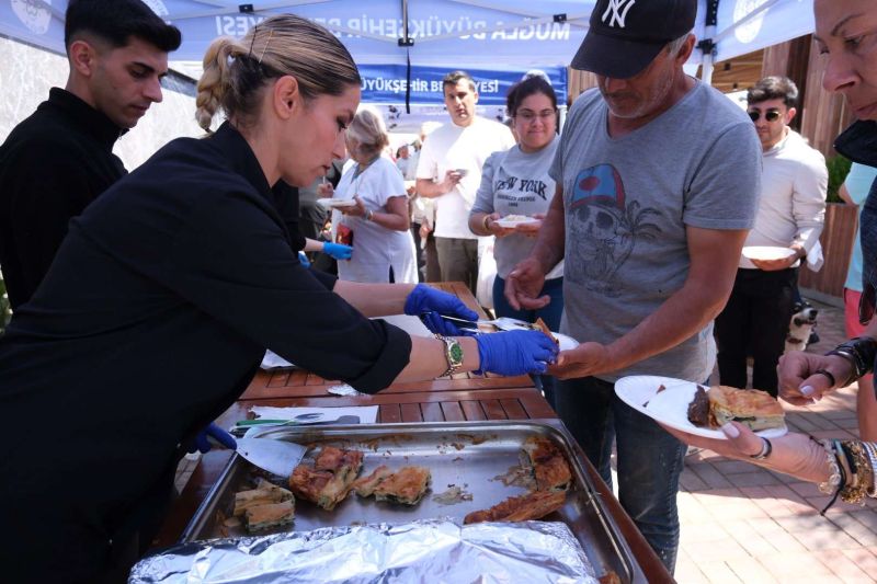 BİTEZ’İN YENİ FESTİVALİ RENKLİ GÖRÜNTÜLERLE GEÇTİ