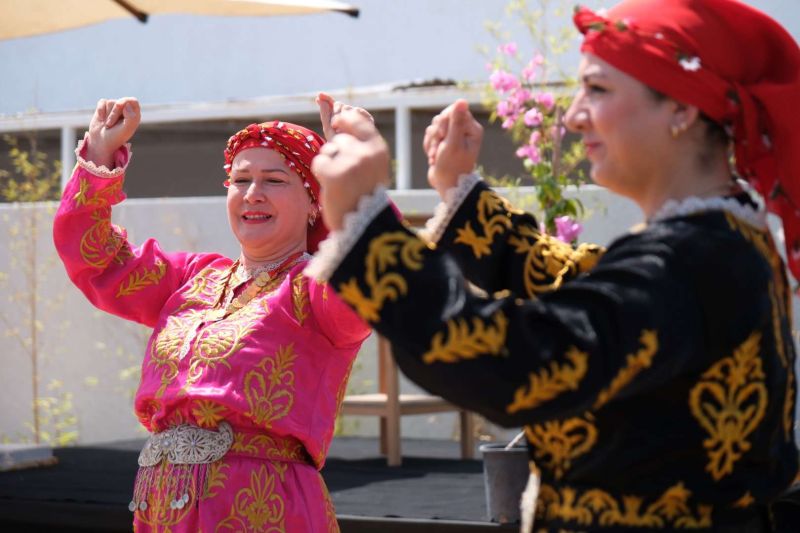 BİTEZ’İN YENİ FESTİVALİ RENKLİ GÖRÜNTÜLERLE GEÇTİ