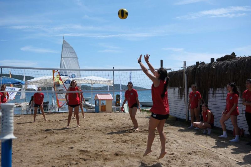 BİTEZ’İN YENİ FESTİVALİ RENKLİ GÖRÜNTÜLERLE GEÇTİ