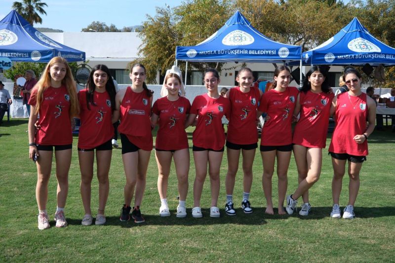 BİTEZ’İN YENİ FESTİVALİ RENKLİ GÖRÜNTÜLERLE GEÇTİ