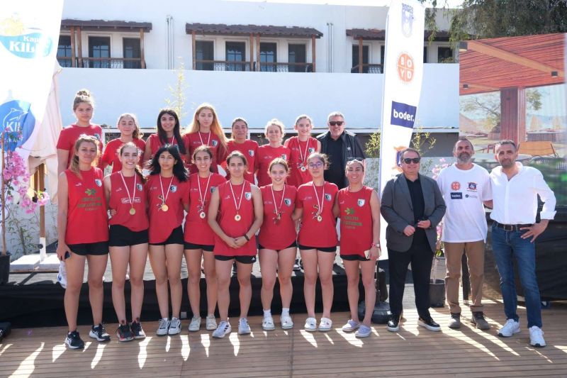 BİTEZ’İN YENİ FESTİVALİ RENKLİ GÖRÜNTÜLERLE GEÇTİ