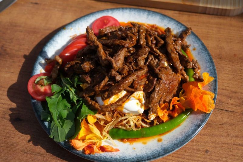 BİTEZ’İN YENİ FESTİVALİ RENKLİ GÖRÜNTÜLERLE GEÇTİ