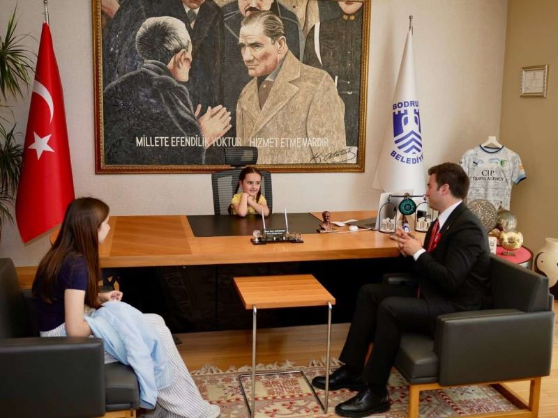 BAŞKAN MANDALİNCİ’NİN MAKAM KOLTUĞU ÇOCUKLARA EMANET