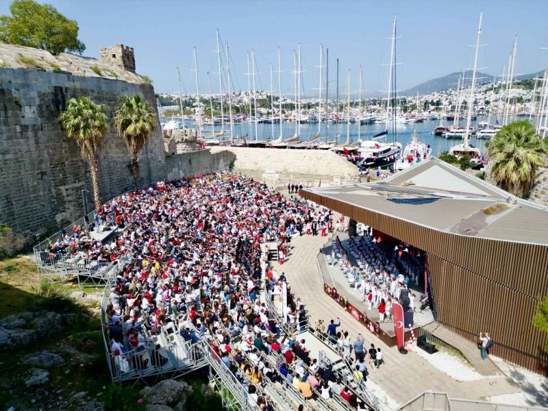 BODRUM’DA 23 NİSAN’A ÖZEL ETKİNLİKLERE YOĞUN KATILIM