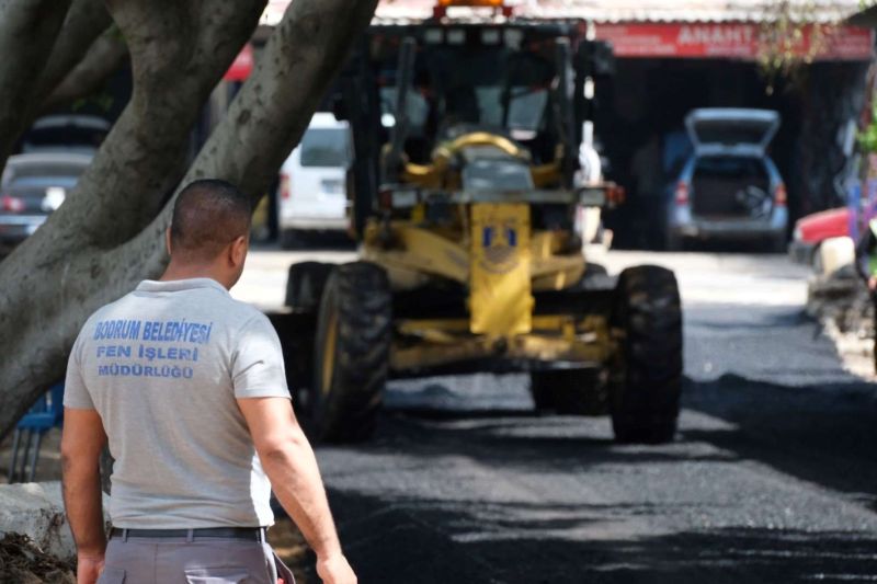 ASFALT ÇALIŞMALARI DEVAM EDİYOR