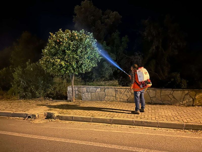 BELEDİYE EKİPLERİNDEN GECE MESAİSİ