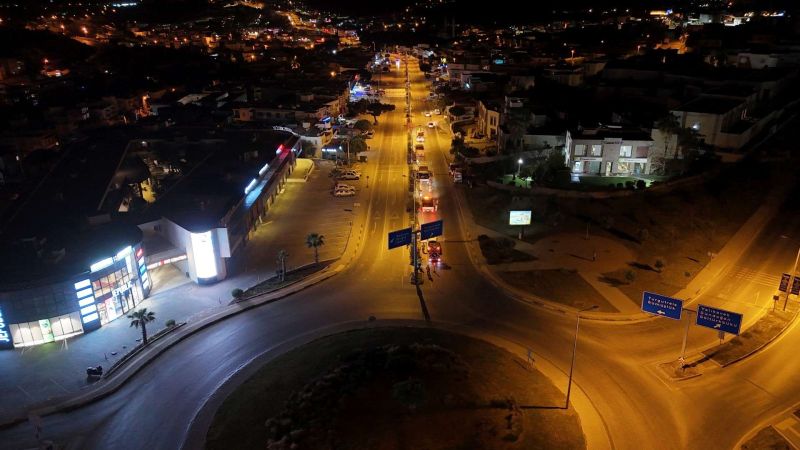 BELEDİYE EKİPLERİNDEN GECE MESAİSİ