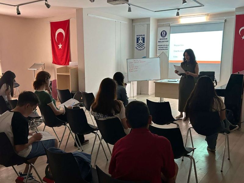 BELEDİYENİN “PSİKOEĞİTİM SEMİNERLERİ” LİSELER İLE DEVAM ETTİ