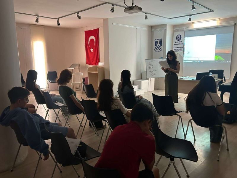 BELEDİYENİN “PSİKOEĞİTİM SEMİNERLERİ” LİSELER İLE DEVAM ETTİ