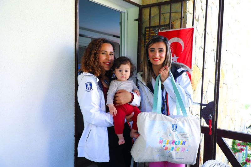 BELEDİYEDEN YENİ DOĞAN BEBEKLERE SICAK KARŞILAMA