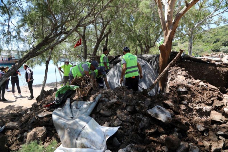 ILLEGAL STRUCTURES DEMOLISHED IN BODRUM’S PROTECTED ADABOĞAZI COVE