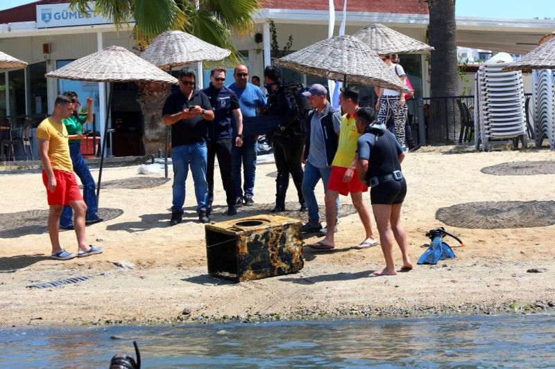 BODRUM’UN ENGİN MAVİLİĞİNDE TEMİZLİK SÜRÜYOR