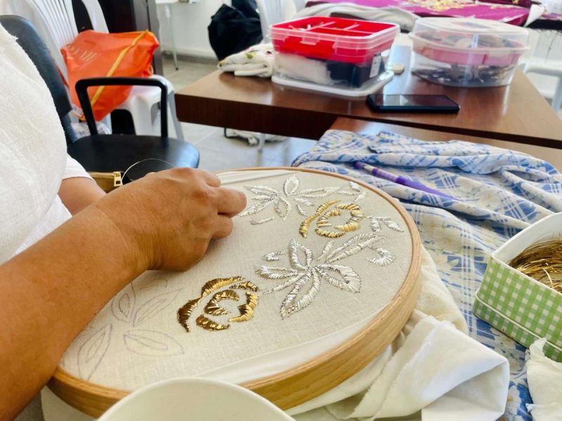 ÇİFTLİK KADIN YAŞAM MERKEZİ’NDE GELENEKSEL SANATLAR YAŞATILIYOR