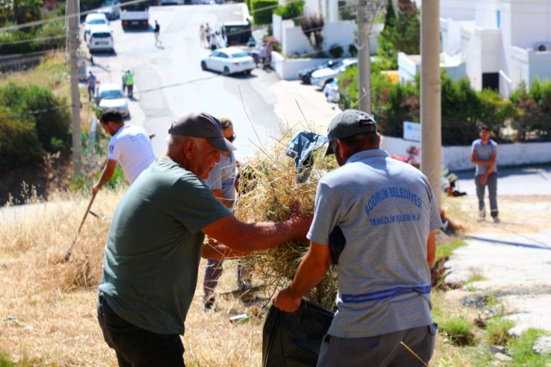 BELEDİYEDEN ÇEVRE TEMİZLİĞİ ÇALIŞMALARI