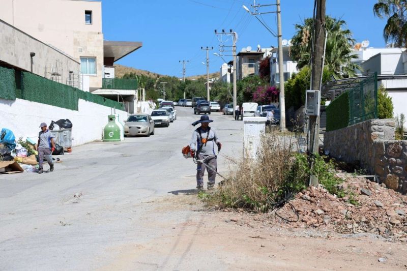 BELEDİYEDEN ÇEVRE TEMİZLİĞİ ÇALIŞMALARI