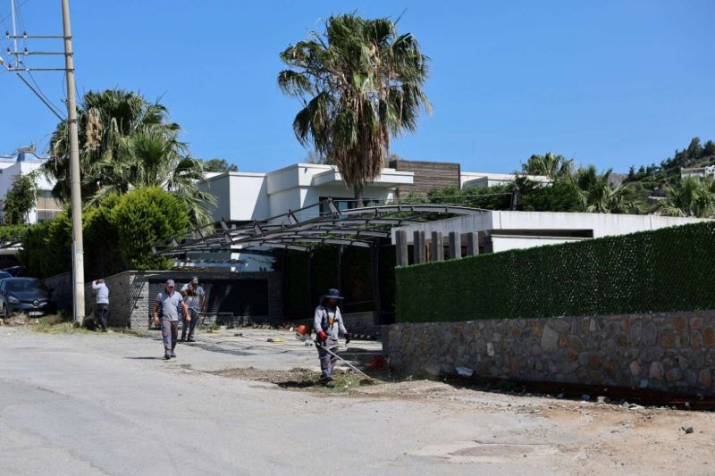 BELEDİYEDEN ÇEVRE TEMİZLİĞİ ÇALIŞMALARI