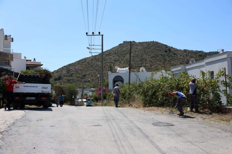 BELEDİYEDEN ÇEVRE TEMİZLİĞİ ÇALIŞMALARI