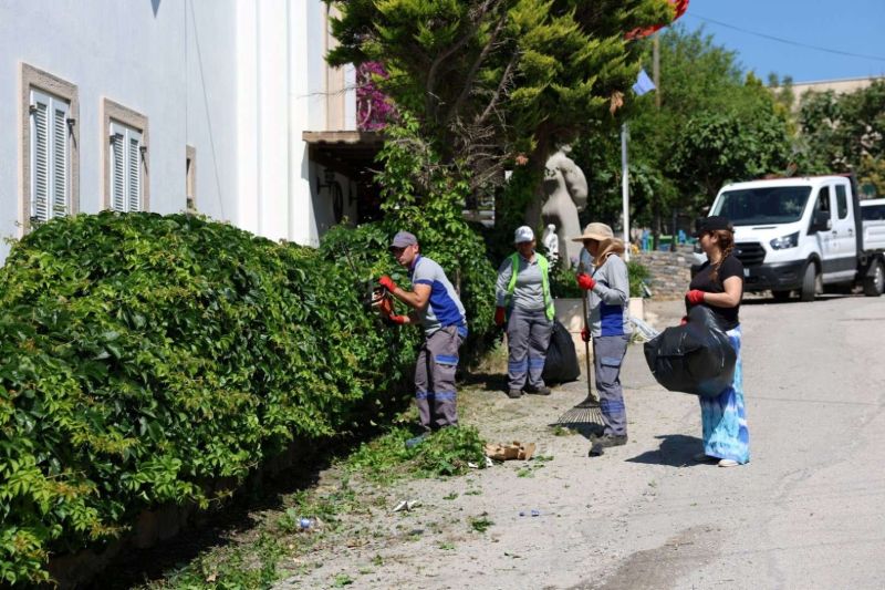BELEDİYEDEN ÇEVRE TEMİZLİĞİ ÇALIŞMALARI