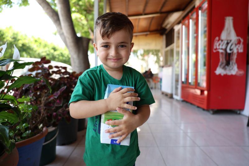 BELEDİYEDEN HALK SÜT DAĞITIMI