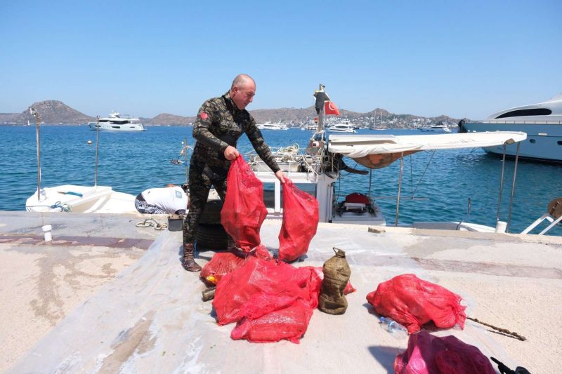 PROTECTING THE BLUE: SEVENTH PHASE OF SEABED CLEANUP CONTINUES IN YALIKAVAK