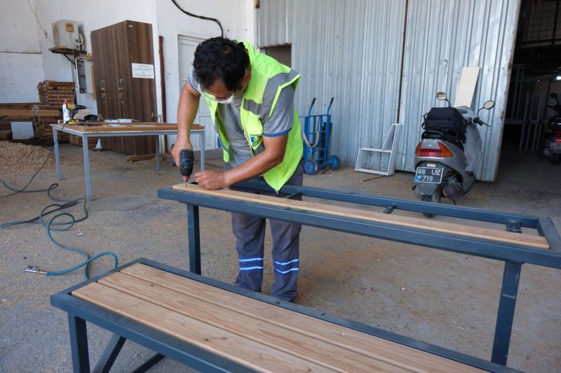 SMART SAVINGS: BODRUM BUILDS ITS OWN URBAN FURNITURE
