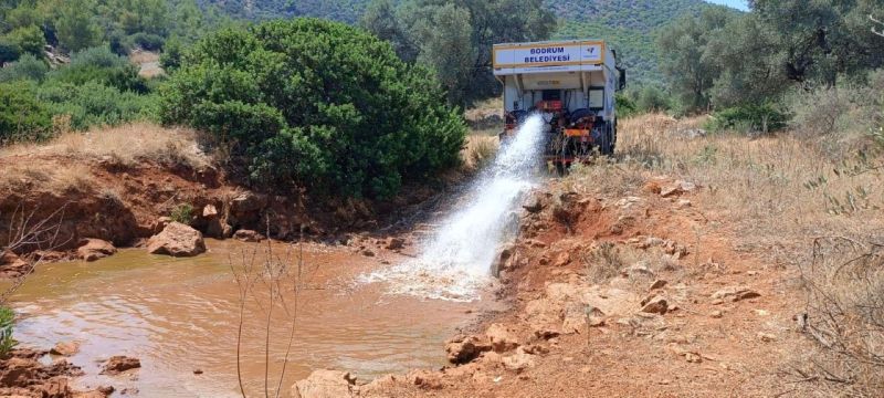 BODRUM MUNICIPALITY DELIVERS WATER TO DROUGHT-THREATENED PONDS IN RURAL AREAS