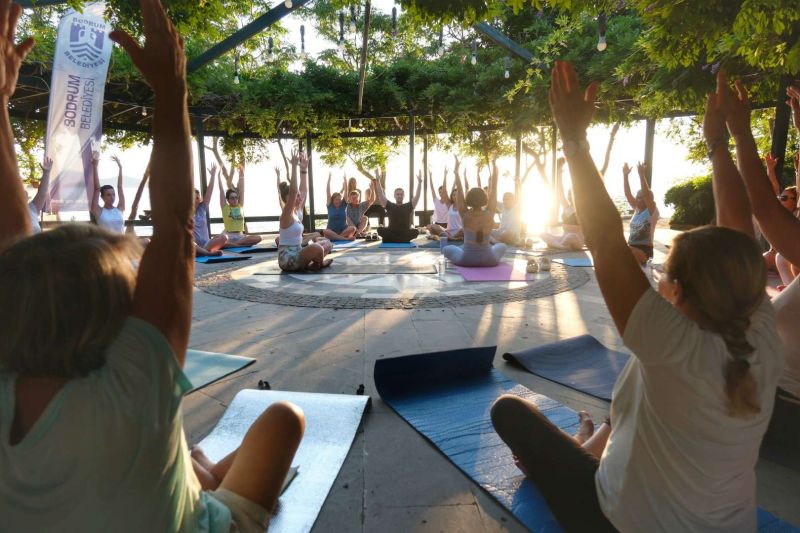 OPEN-AIR YOGA DAYS CONTINUE IN TURGUTREIS