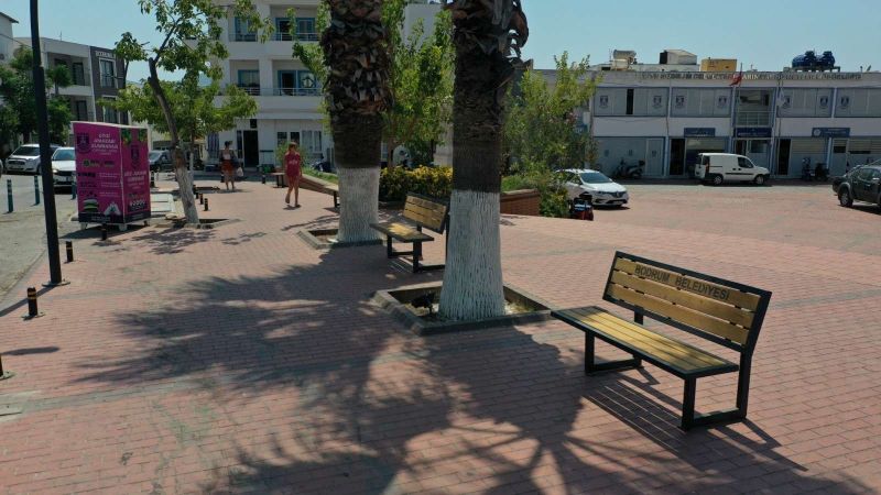 BELEDİYEDEN KENT MOBİLYALARI YENİLEME ÇALIŞMALARI